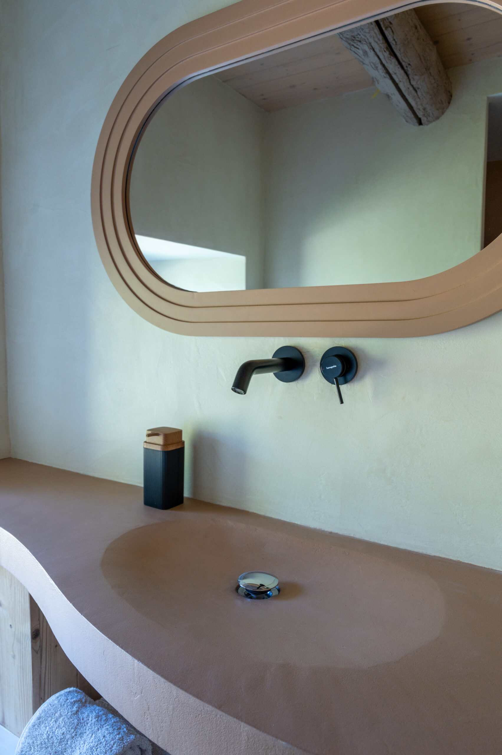 Salle d’eau avec douche du logement